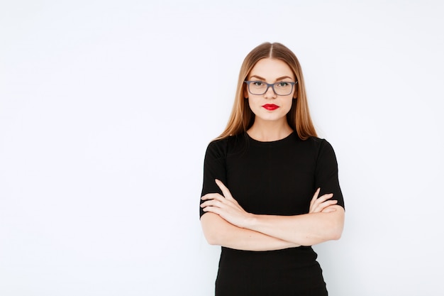 Mulher de negócios em vestido preto