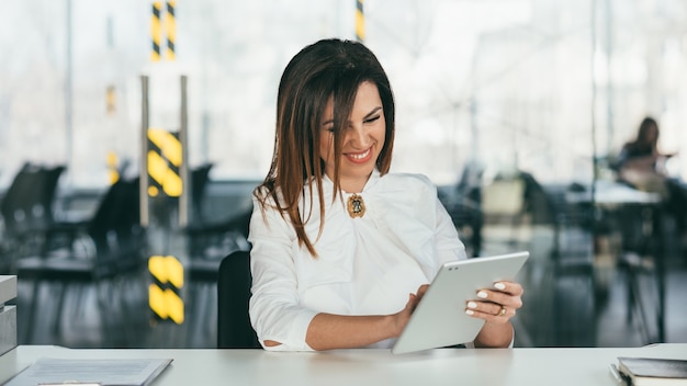 mulher de negócios. forte líder feminina de sucesso