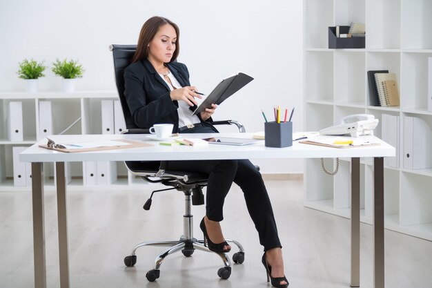 Mulher de negócios no trabalho