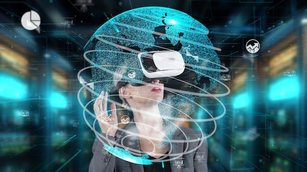 Mulher de negócios olhando em torno de dados por VR upload girar em torno de engenhoco global