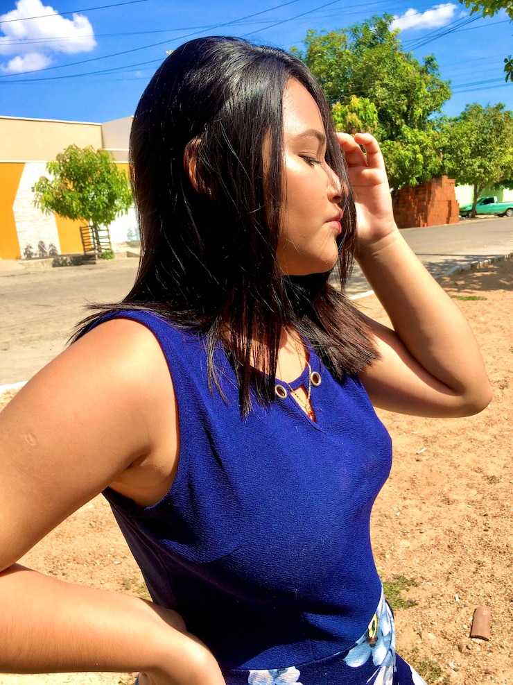 Foto mulher de pé ao ar livre