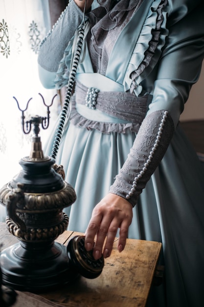 Foto mulher de vestido azul vintage s roupas do início do edwardian vitorian epoque