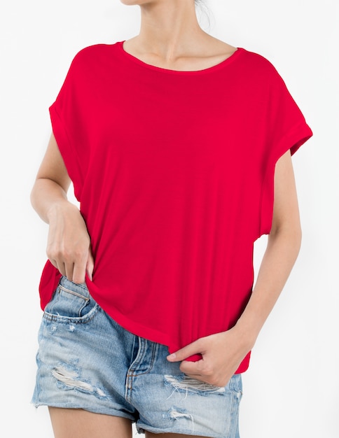 Mulher, desgastar, vermelho, t-shirt, shortinho, rasgar, jeans, branca