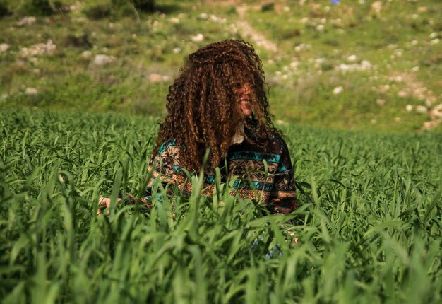 Foto mulher em terra