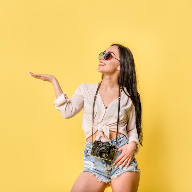 Foto mulher, em, verão, desgaste, com, câmera