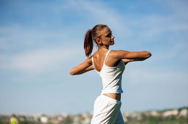 Mulher envolvida em fitness