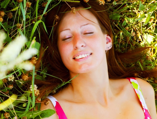 Mulher jovem, descansar, parque