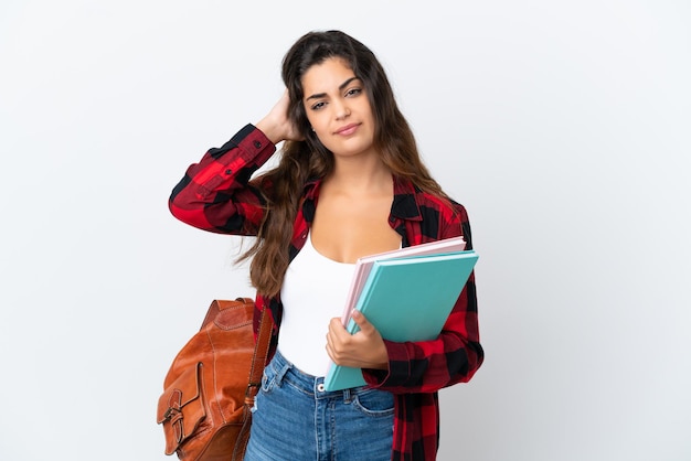 Foto mulher jovem estudante isolada no fundo branco com dúvidas