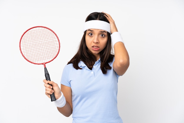 Mulher jovem jogador de badminton mais isolada