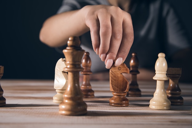 Jogos de xadrez e passatempo de luxo de conceito de estratégia feito por  iainteligência artificial