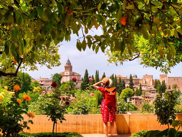 Foto mulher na alhambra