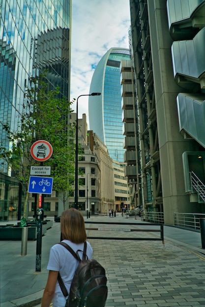 Mulher na cidade de londres