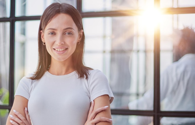 Mulher negócio, com, dela, pessoal, em, fundo, em, escritório