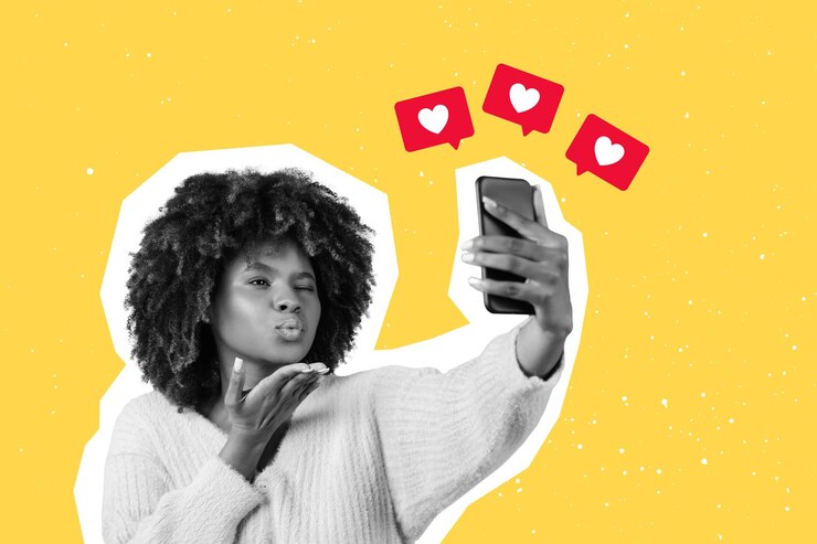 Foto mulher negra fazendo selfie no smartphone com colagem de notificações de curtidas