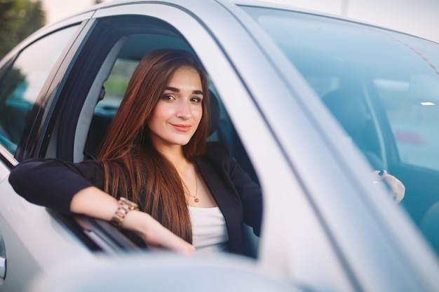 Foto mulher no carro