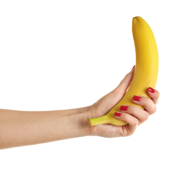 Mulher segurando banana isolada em branco