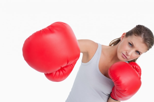 Mulher séria boxe