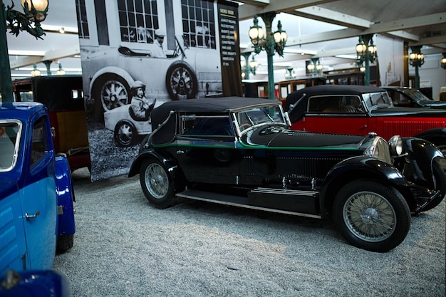 MULHOUSE, FRANKREICH, 22. August 2023 Sammlung Schlumpf Die Cite de Automobile beherbergt die weltweit größte Sammlung von Autos mit mehr als 500 Stücken