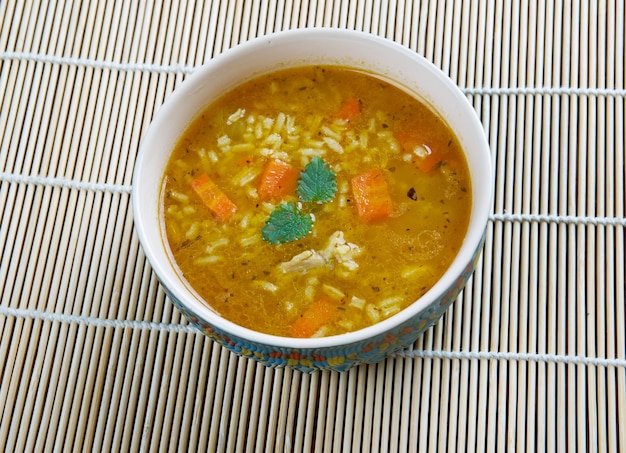Mulligatawny - Englische Suppe nach einem indischen Rezept.