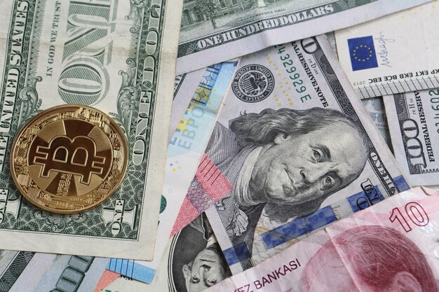 Multi Euro Dolar Bargeld und Münze Verschiedene Arten von Banknoten der neuen Generation bitcoin türkische Lira