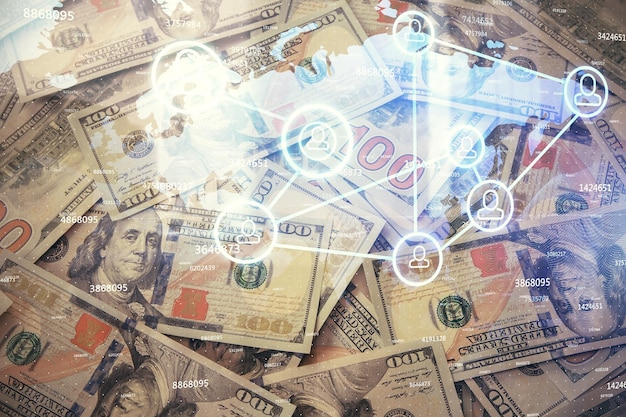 Multi-Exposure des sozialen Netzwerks, das über den US-Dollar-Schein-Hintergrund zeichnet Konzept der Menschenverbindung