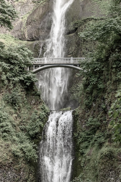 Multnomah falls e ponte benson em columbia river gorge perto de portland oregon eua