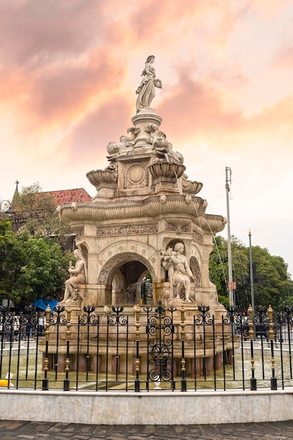 MUMBAI SEP 23 Flora Fountain en Hutatma Chowk en Mumbai el 24 de septiembre de 2022 en India