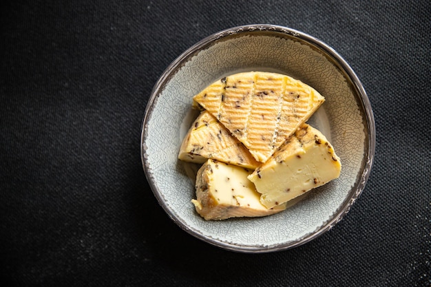 Munster queijo sementes de cominho fresco refeição saudável comida lanche dieta na mesa cópia espaço comida