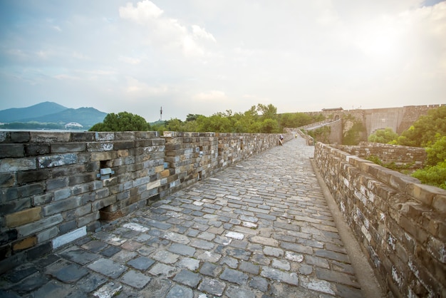 Muralhas da cidade antiga e templos em nanjing, china