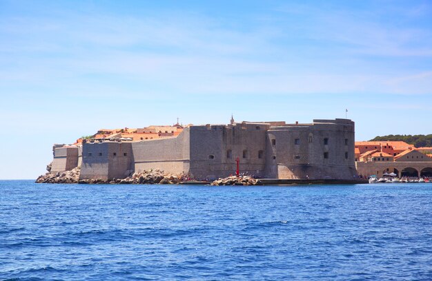 Muralhas da cidade velha de dubrovnik, croácia