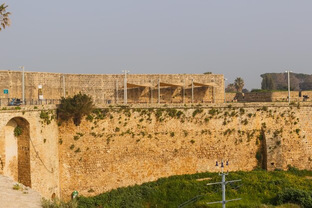 Muralhas de akko do lado da terra