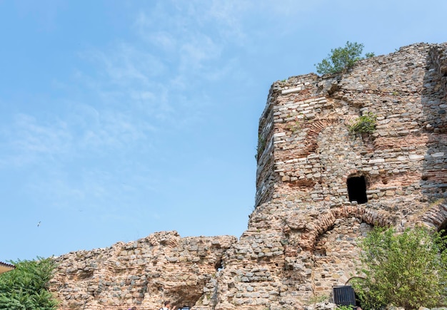 Muralhas do castelo de Yoros