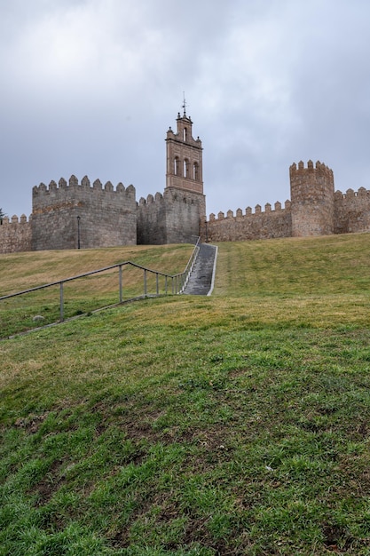 Muralla de la ciudad de Ávila en Castilla y León, España. Muralla de finales del siglo XI. Patrimonio de la Humanidad por la UNESCO. foto de alta calidad