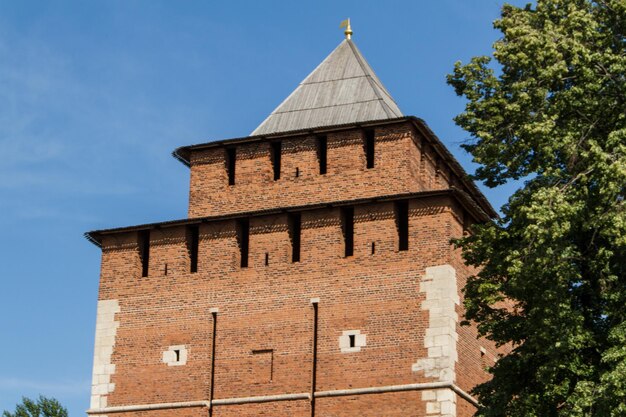 Muro do Kremlin em Nizhny Novgorod no verão na Rússia