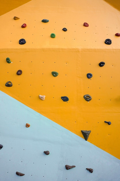 Muro de escalada en la calle