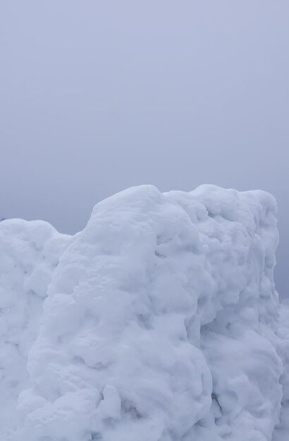 Muro de nieve en el ámbito rural.