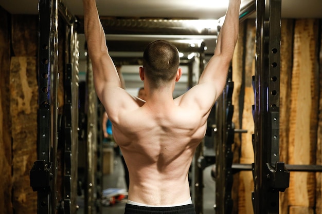 Foto músculos de la espalda definidos