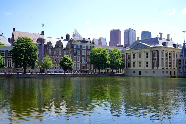 Museo de Arte Mauritshuis en estanque Hofvijver La Haya, Países Bajos