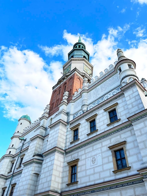 El Museo de Historia de Poznan en Polonia en la Plaza del Mercado Viejo