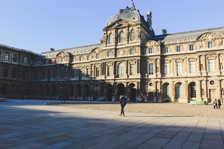 Museo del Louvre en París Francia