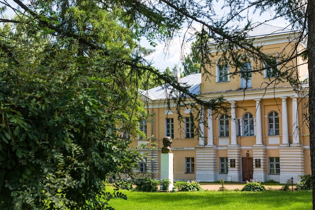 Museumsgebäude AS Puschkin Das Haupthaus des Anwesens des Dorfgrundbesitzers Wulf Bernovo