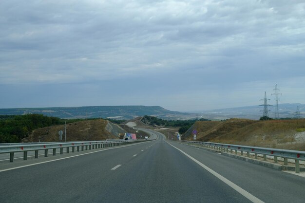 na estrada de carro