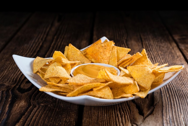 Nachos com molho de queijo