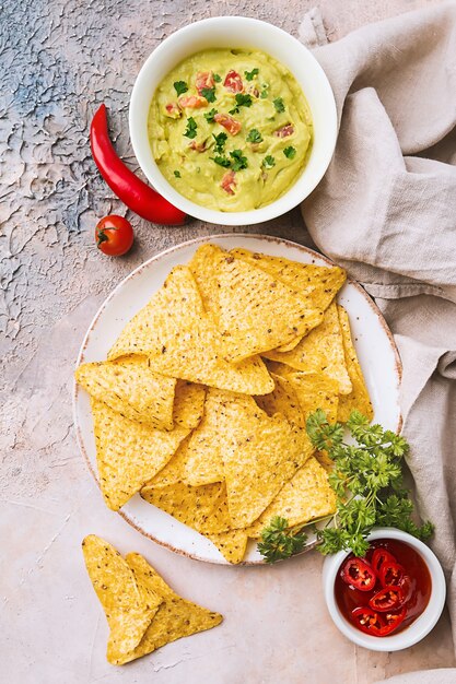 Nachos mexicanos con guacamole