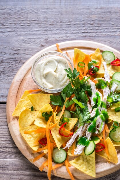 Nachos con pollo y verduras