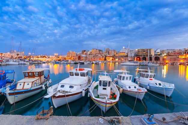 Nacht alter Hafen von Heraklion, Kreta, Griechenland