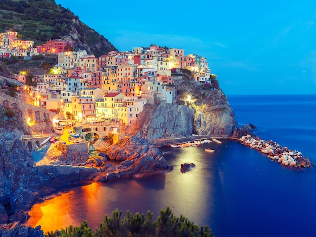 Nacht Manarola, Cinque Terre, Ligurien, Italien