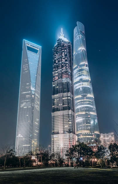 Nachtansicht der städtischen Architektur in Lujiazui, Shanghai