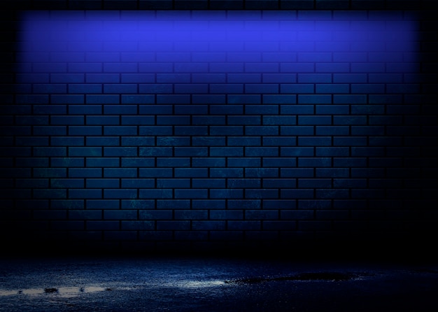 Nachtansicht einer dunklen Straße, abstrakte Projektion auf einer leeren Wand.