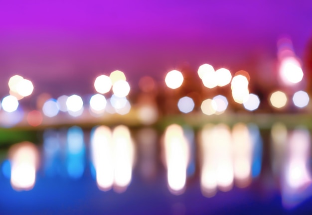Nachtlichter der Stadt Bokeh mit Reflexionshintergrund hd